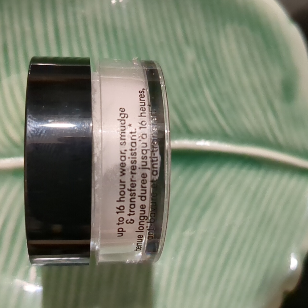 Loose Setting Powder - Picture 2 of 3